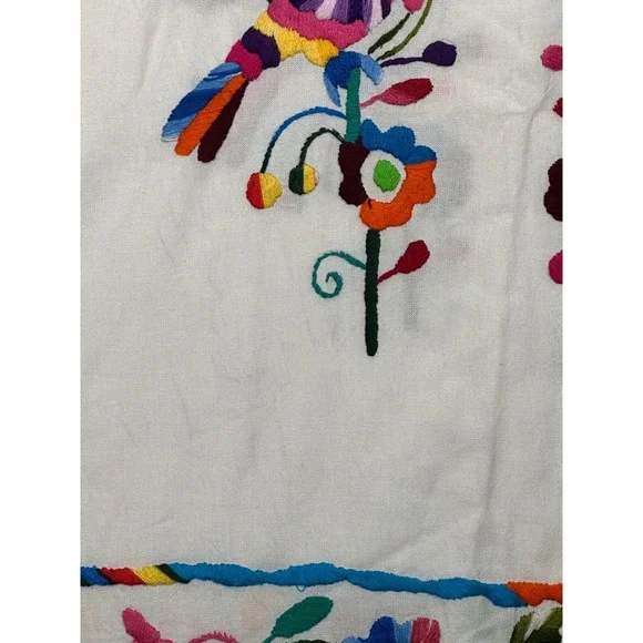 Mexican Hand Embroidered Floral Bird White Boho Folk Art Top Women - Picture 3 of 5